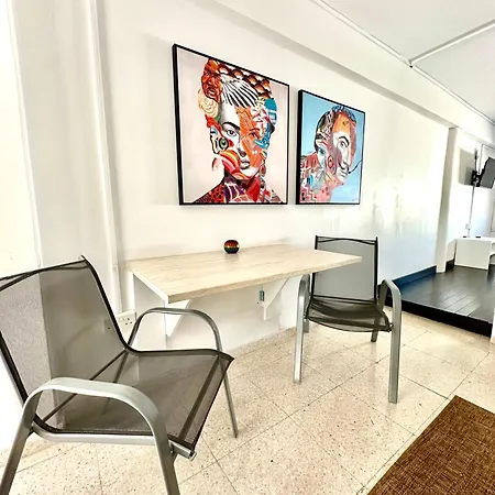 Harbour Seaside Escape Hotel